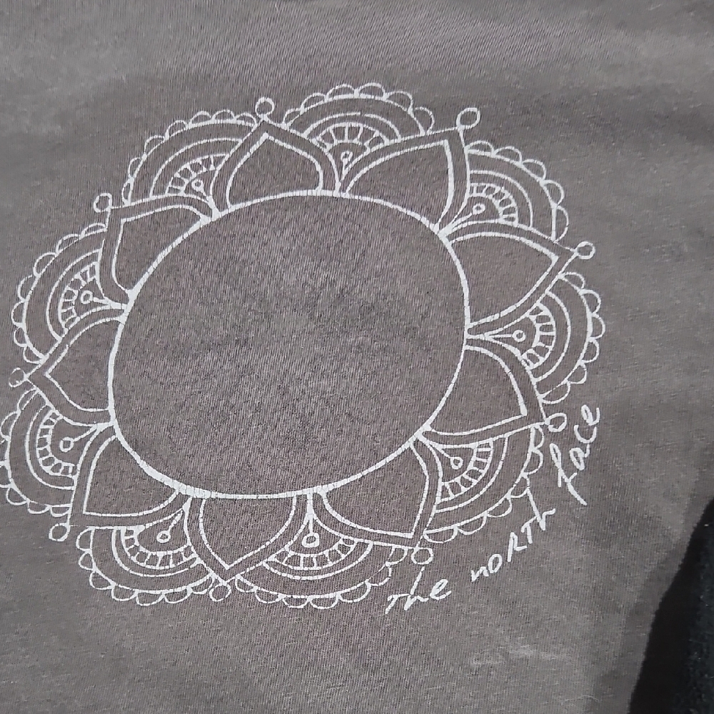 The North Face Women's Charcoal Mandala Tee AND black pullover - Picture 6 of 7